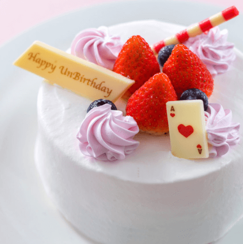 裏メニュー?アリスのレストラン『クイーンオブハートのバンケットホール』の誕生日ケーキ