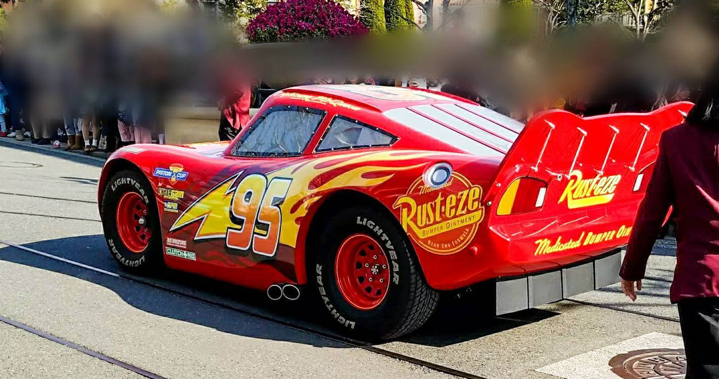 【カーズ】ライトニングマックイーンのモデルになった車種とは決め台詞「カチャウ」や「95」の意味も紹介 No Disney No Life 