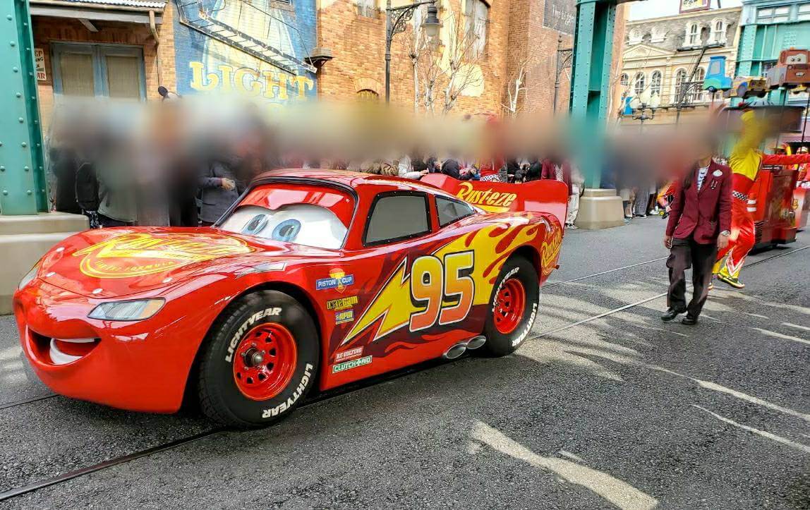 【カーズ】ライトニングマックイーンのモデルになった車種とは決め台詞「カチャウ」や「95」の意味も紹介 No Disney No Life 