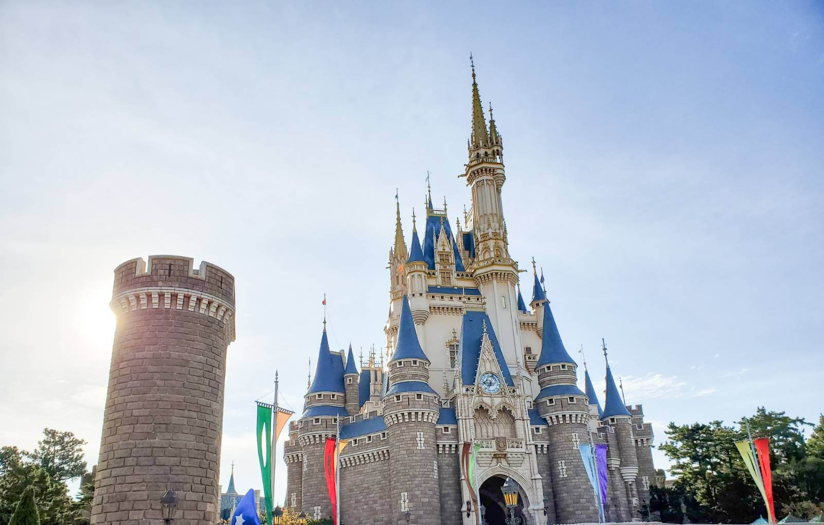 シンデレラ城の豆知識を紹介!一番てっぺんが金色なのは理由がある? | No Disney, No Life
