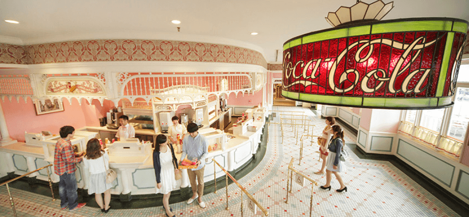 東京ディズニーランドが1983年にオープンした時からあるレストラン【ワールドバザール】
