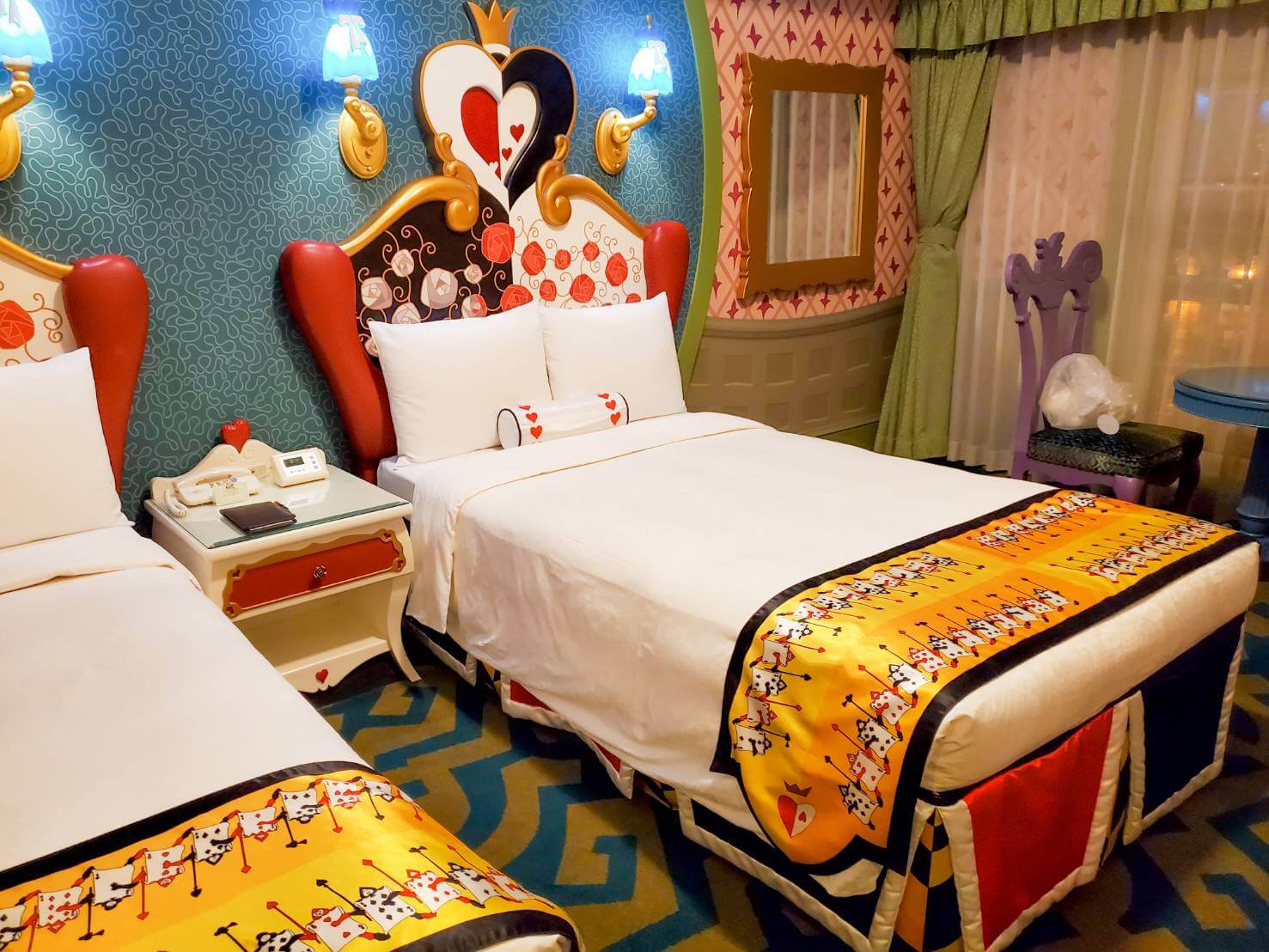 東京ディズニーランドホテルの『アリスルーム』泊まった感想!!物語の世界観も楽しむことができる客室