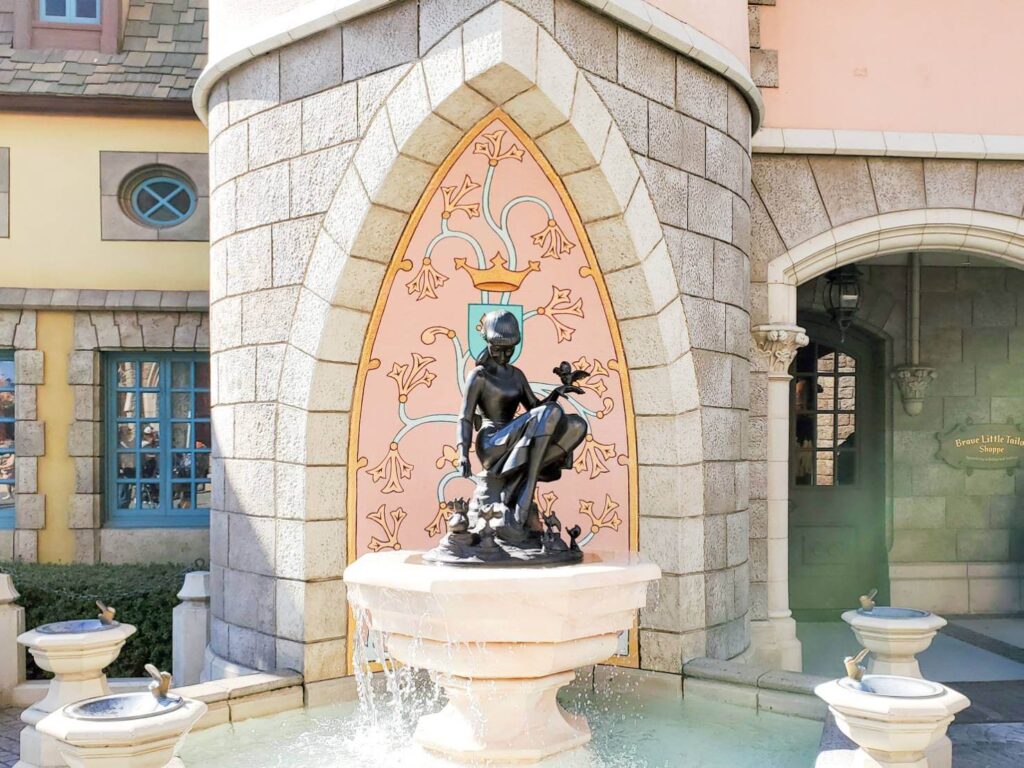 まとめ：東京ディズニーランドにあるシンデレラ像は見る角度を変えると魔法がかかる?