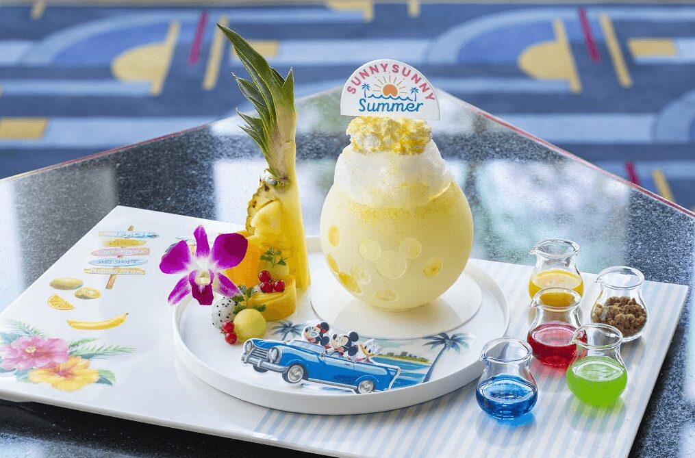 ディズニーアンバサダーホテルのレストランにて「SUNNY SUNNY Summer」をテーマにしたスペシャルメニューが2025年7月1日(火)から登場