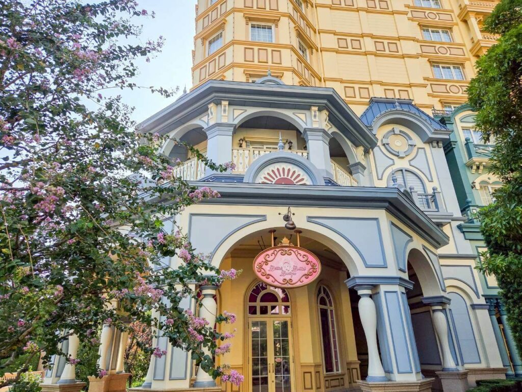 東京ディズニーランドホテルの隠れミッキー【ディズニーランドステーション側】