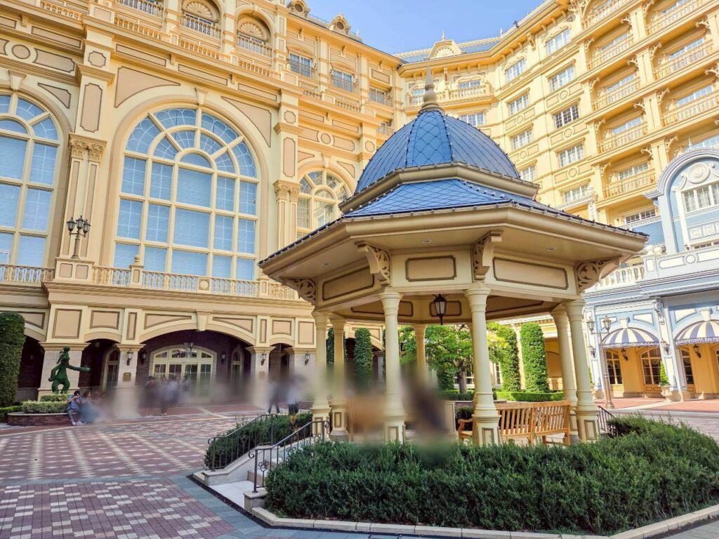 東京ディズニーランドホテルの隠れミッキー【ディズニーランドステーション側】