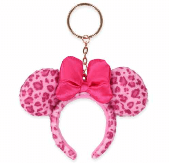 東京ディズニーリゾートよりフワフワ素材の華やかなグッズが発売!身に着けグッズやぬいぐるみバッジが登場