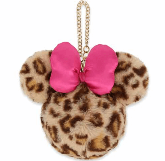 東京ディズニーリゾートよりフワフワ素材の華やかなグッズが発売!身に着けグッズやぬいぐるみバッジが登場