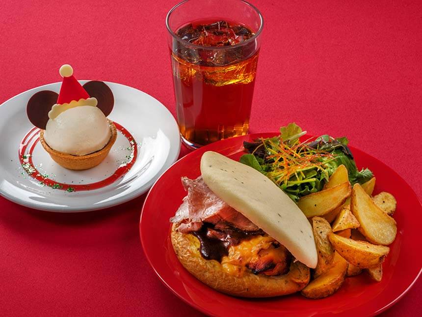 ディズニークリスマス2025のスペシャルメニュー・スーベニアグッズがディズニーランドの各レストランで11月1日から登場!!