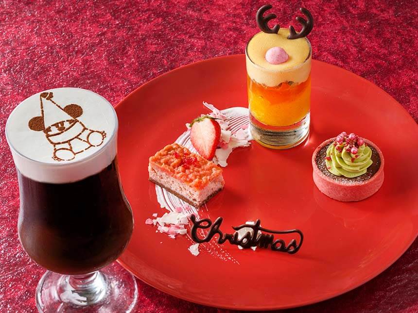 ディズニークリスマス2025のスペシャルメニュー・スーベニアグッズがディズニーランドの各レストランで11月1日から登場!!