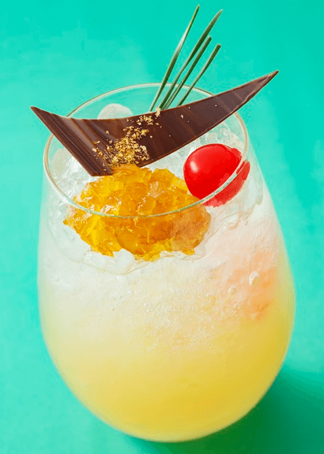 2025年末～2026年初に楽しめるディズニーホテルの年末年始限定の華やかな雰囲気が感じられるスペシャルメニュー