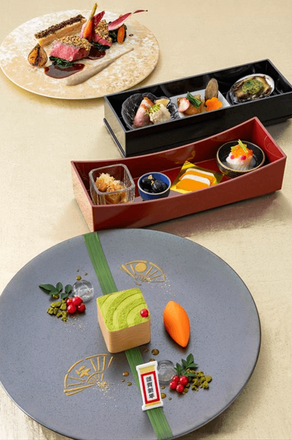 2025年末～2026年初に楽しめるディズニーホテルの年末年始限定の華やかな雰囲気が感じられるスペシャルメニュー