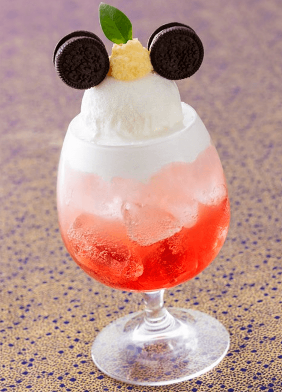 2025年末～2026年初に楽しめるディズニーホテルの年末年始限定の華やかな雰囲気が感じられるスペシャルメニュー