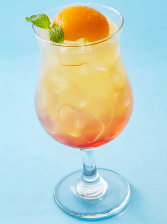 2025年末～2026年初に楽しめるディズニーホテルの年末年始限定の華やかな雰囲気が感じられるスペシャルメニュー