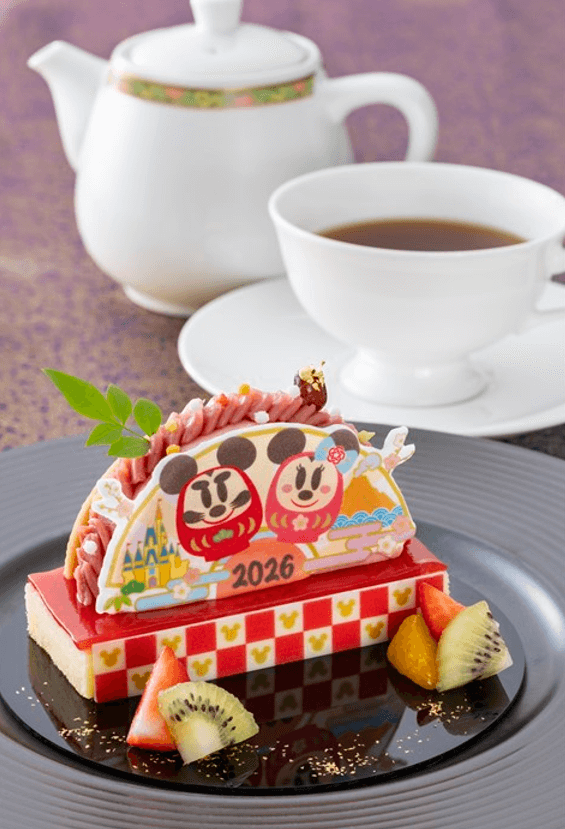 2025年末～2026年初に楽しめるディズニーホテルの年末年始限定の華やかな雰囲気が感じられるスペシャルメニュー