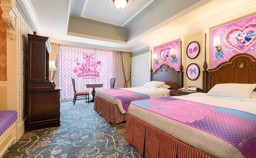 ディズニーアンバサダーホテルではディズニー・パルパルーザ“ミニーのファンダーランド”限定の客室が登場!ホテルレストランではスペシャルメニューも楽しめる
